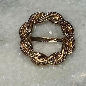 Vintage, Gold Toned Scarf Clip Braided Twisted Wreath Accessory